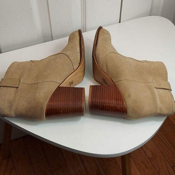 Anthro Splendid Tan Suede Lakota Ankle Booties 8.5 - Picture 5 of 9